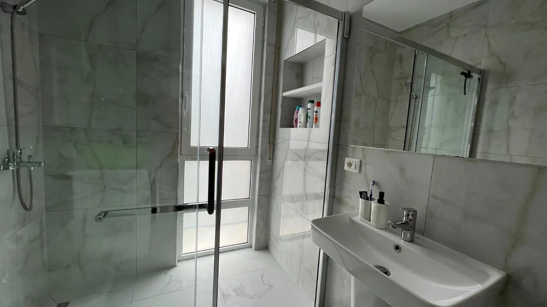 Rent Apartament Lalzy Bay Durres 0*,