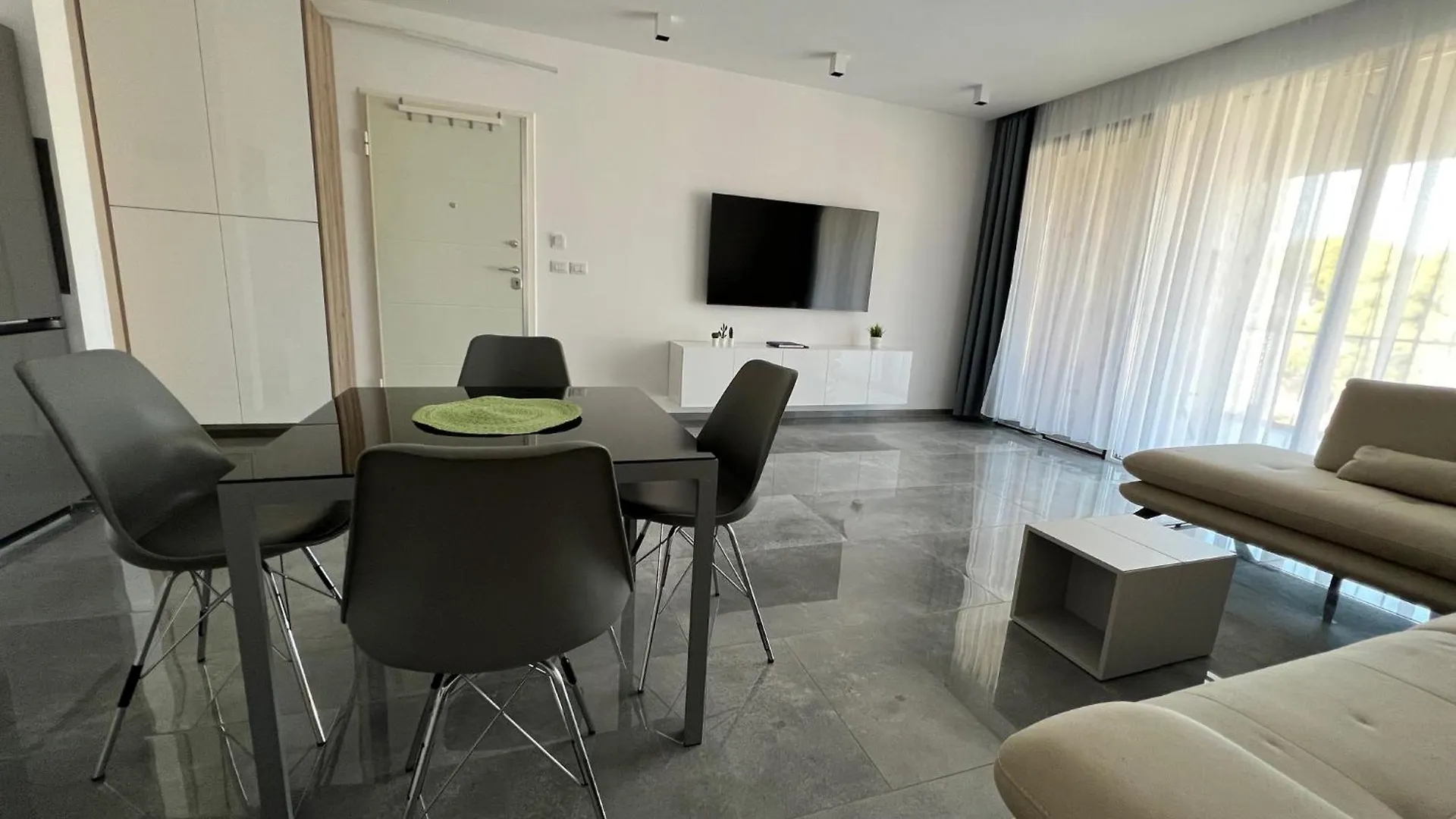 Rent Apartament Lalzy Bay Durres 0*,  Albania